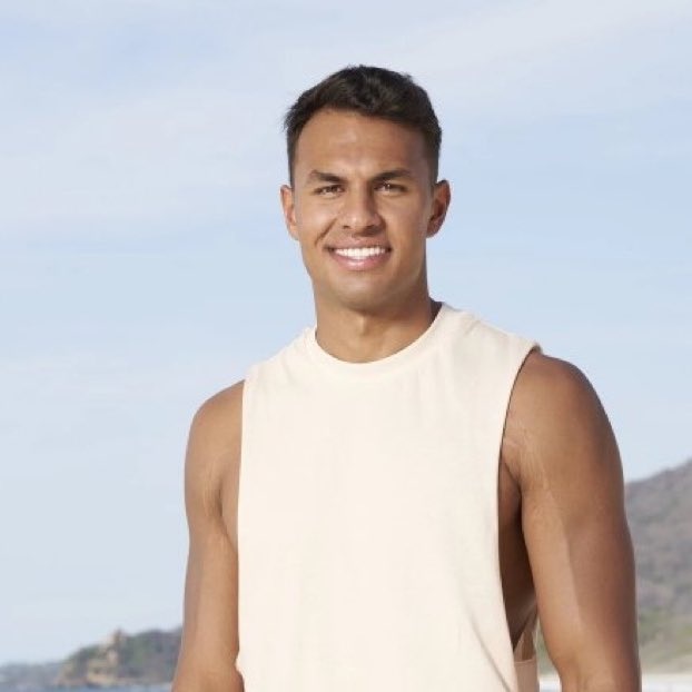 ninabubblygum's tweet photo. pov: your name is aaron and you're about to come at people for being here for the wrong reasons 

#TheBachelorette https://t.co/5gwCBTTxyr