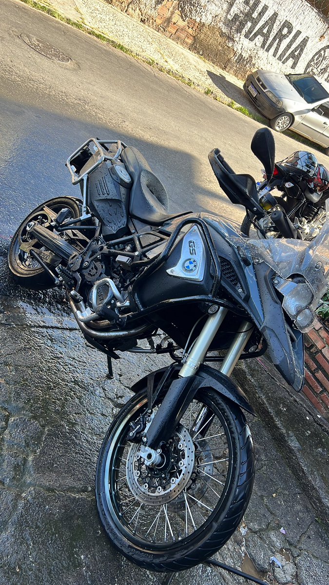 PatrikEstevam's tweet photo. Galera to vendendo essa f800 gs ano 2017 , doc 2024 , sem multa , só pegar e andar , moto para pessoas exigentes , não aceito troca , somente venda , quem puder da aquele rt pra ajudar só força , quero 45,500 💸💰 ! https://t.co/JIQD2uADjQ