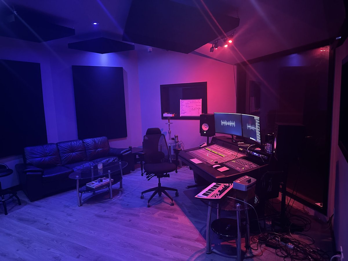 Anyone in Toronto looking for a recording studio for monthly lease?  Call/Text us at (226) 261-2628.  Fully equipped… @GrindzRecording 
#recordingstudio #Toronto