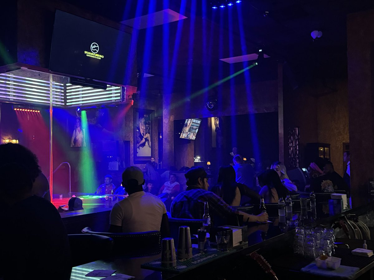 ROBSURES's tweet image. Text 954-644-9010 for guest list , table service, and any info for Spearmint Rhino Palm Beach.