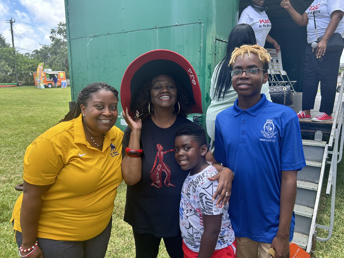 VJWilliams_7's tweet photo. Change Agents…

“Train up a child in the way he should go”. I’m so glad my boys get to see me in action at ALL my jobs and get to meet some amazing leaders.  They will definitely know the importance of giving back to their community. #iAmOpalocka #TheVicePrincipalCommissioner https://t.co/BPcY4Gm7wj