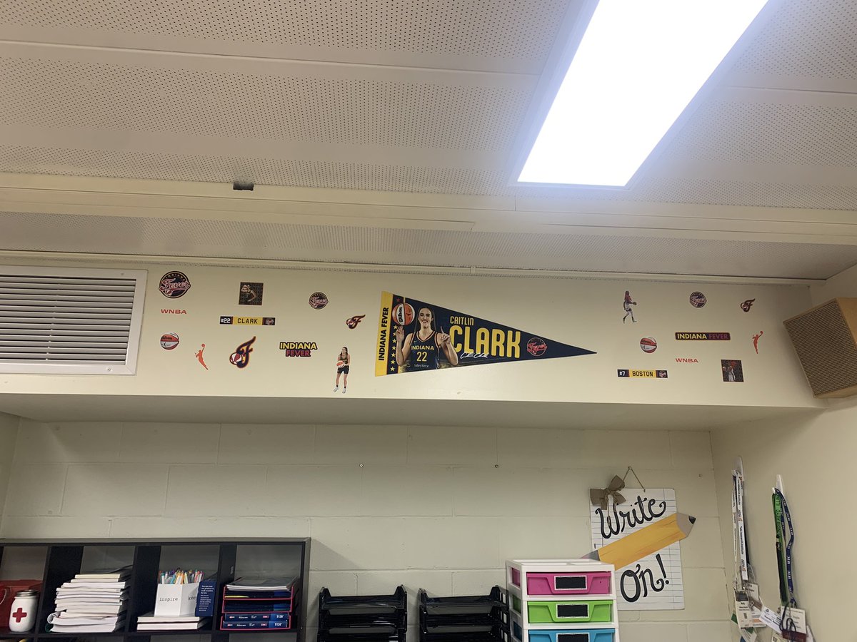 Rhodes7and8LA's tweet photo. Got to do a little work in #room36 today! https://t.co/6SrTW7FeND