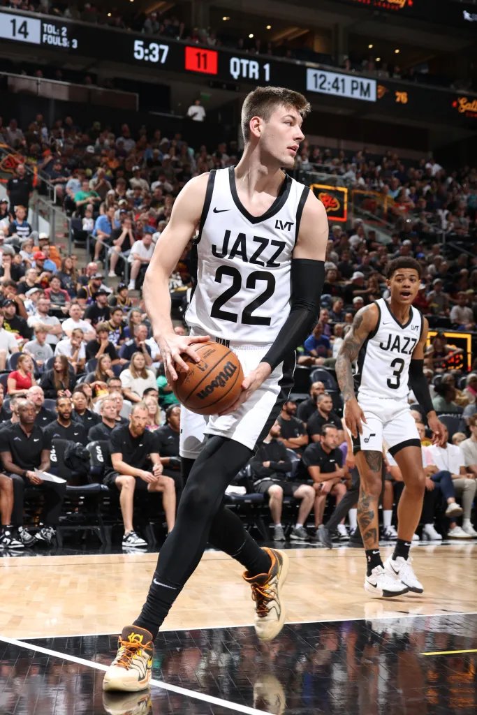 JazzLead's tweet photo. Trying to get some player comps for Kyle Filipowski, help me out

Best Case:

Medium Case:

Worst Case: https://t.co/onJK8N75tG