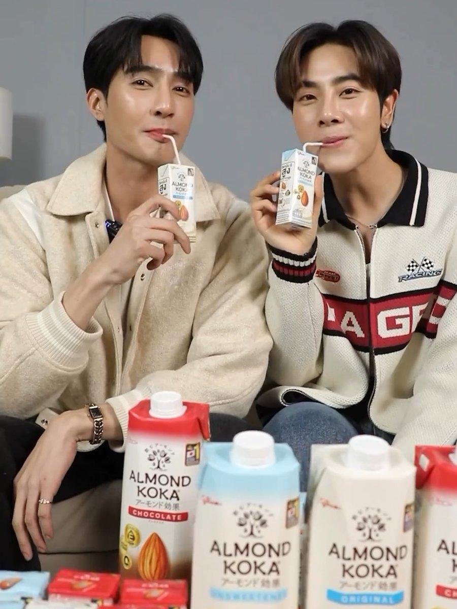 ตื่นเต้นอ่ะ จะไปหาเอิร์ท-มิกซ์ ที่ CTW งาน Almond Koka Goodness Festival วันนี้ เตรียมรอรับความสดใสของทั้ง 2 คน จะรีบไปหาน้าาาา
#AlmondKokaEarthMix