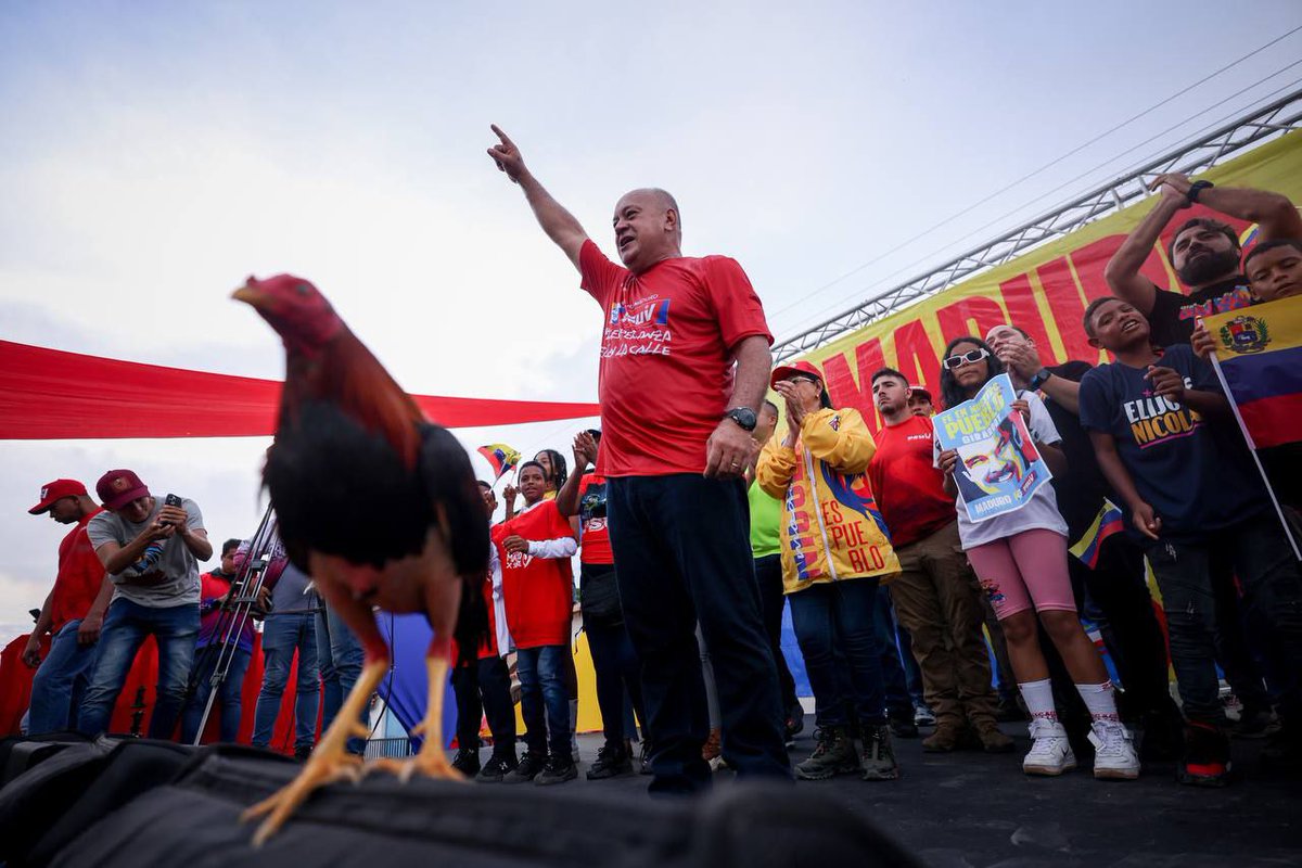¡Bastante Pueblo hay Aragua! 🚩

Hoy una vez más la esperanza está en la calle y este #28Julio ganará nuestro Presidente <a href="/NicolasMaduro/">Nicolás Maduro</a> la fuerza de las bases del <a href="/PartidoPSUV/">PSUV</a> estamos en organización permanente para la victoria perfecta.
¡Juntos venceremos! 🐓