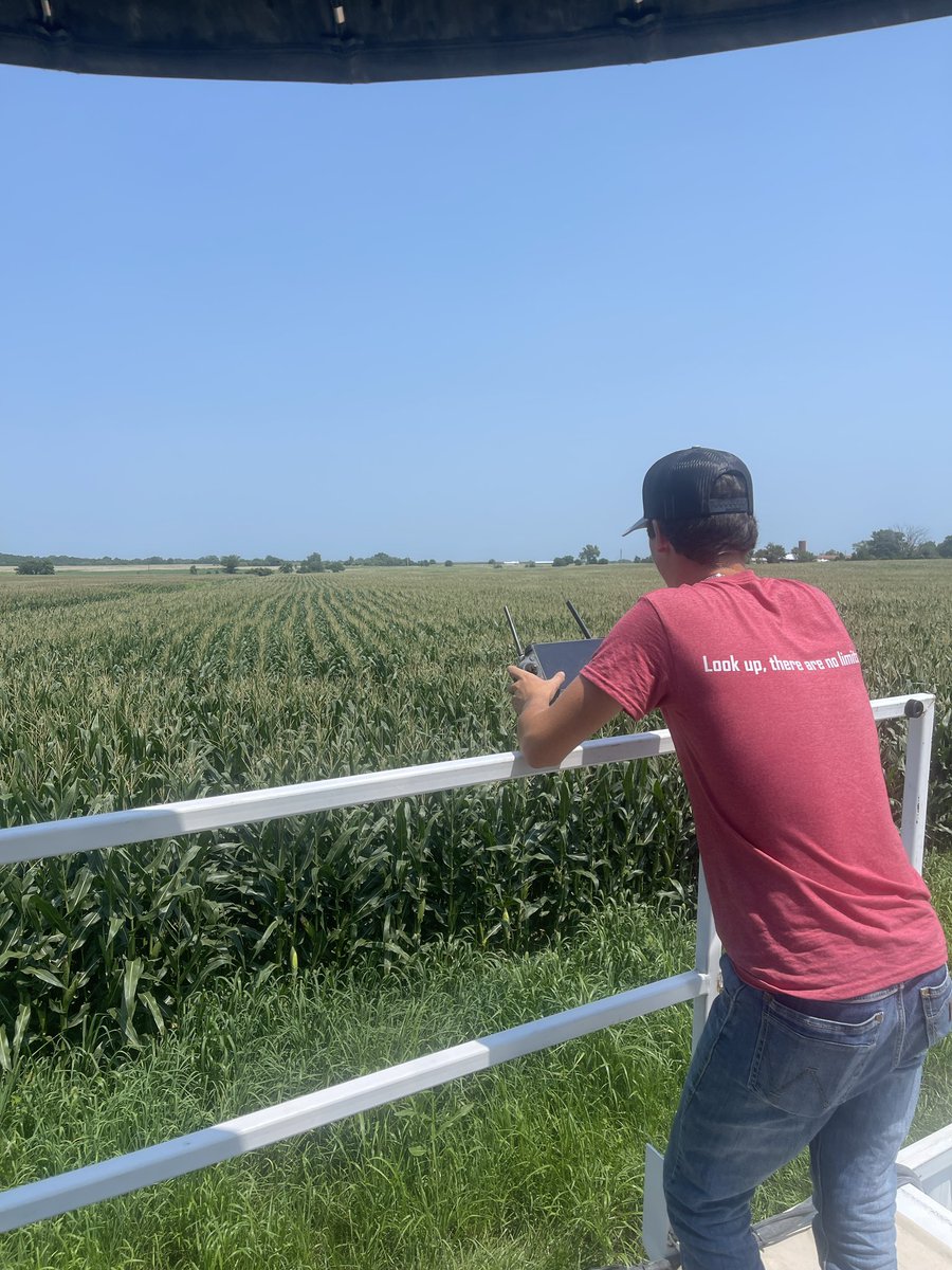 Archie FFA SAE Spotlight 🌪️ Talan Reynolds is a senior whose SAE Project is his employment at Triple E Farms where he uses drones to provide spraying services for farmers. After high school, Talan plans to pursue a degree in agronomy and work in the industry crop scouting