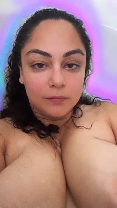 Groovy 🎨 https://t.co/vTUq0j3SCz<a href="/tag/oralqueen"class="tags"><span>#oralqueen</span></a><a href="/tag/latinaslovebbc"class="tags"><span>#latinaslovebbc</span></a>