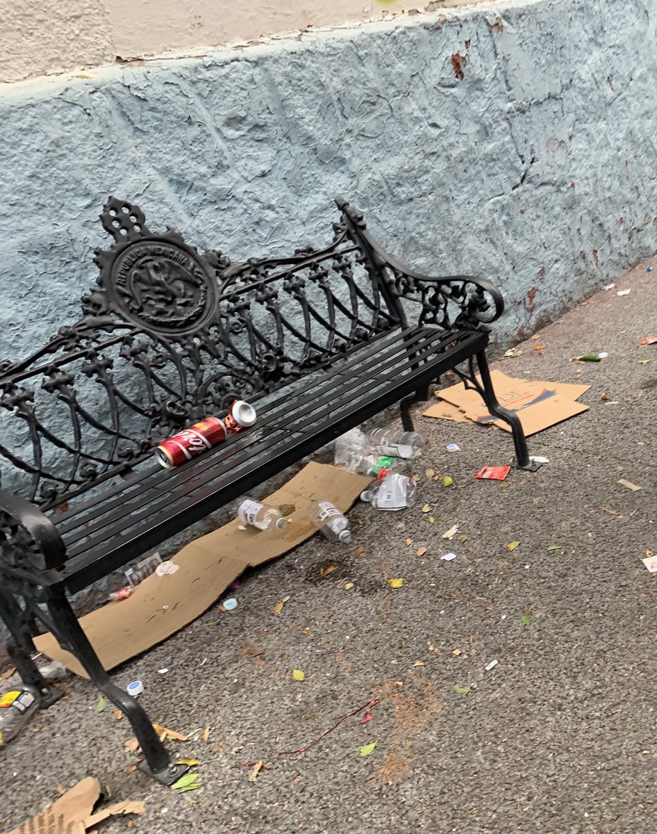 ElPijuy's tweet photo. @TlalpanAl @martibatres  En San Pedro Mártir a menos de 100 m. de una escuela primaria y un preescolar no se han realizado acciones de limpieza en el espacio público, hay basura y heces humanas, así como indigencia por alcoholismo. No es un lugar seguro para los infantes. https://t.co/GYb07Vtepr