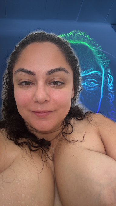 Goofing around with filters 📸🤳 https://t.co/w5NskzF0m6<a href="/tag/oralqueen"class="tags"><span>#oralqueen</span></a><a href="/tag/latinaslovebbc"class="tags"><span>#latinaslovebbc</span></a>