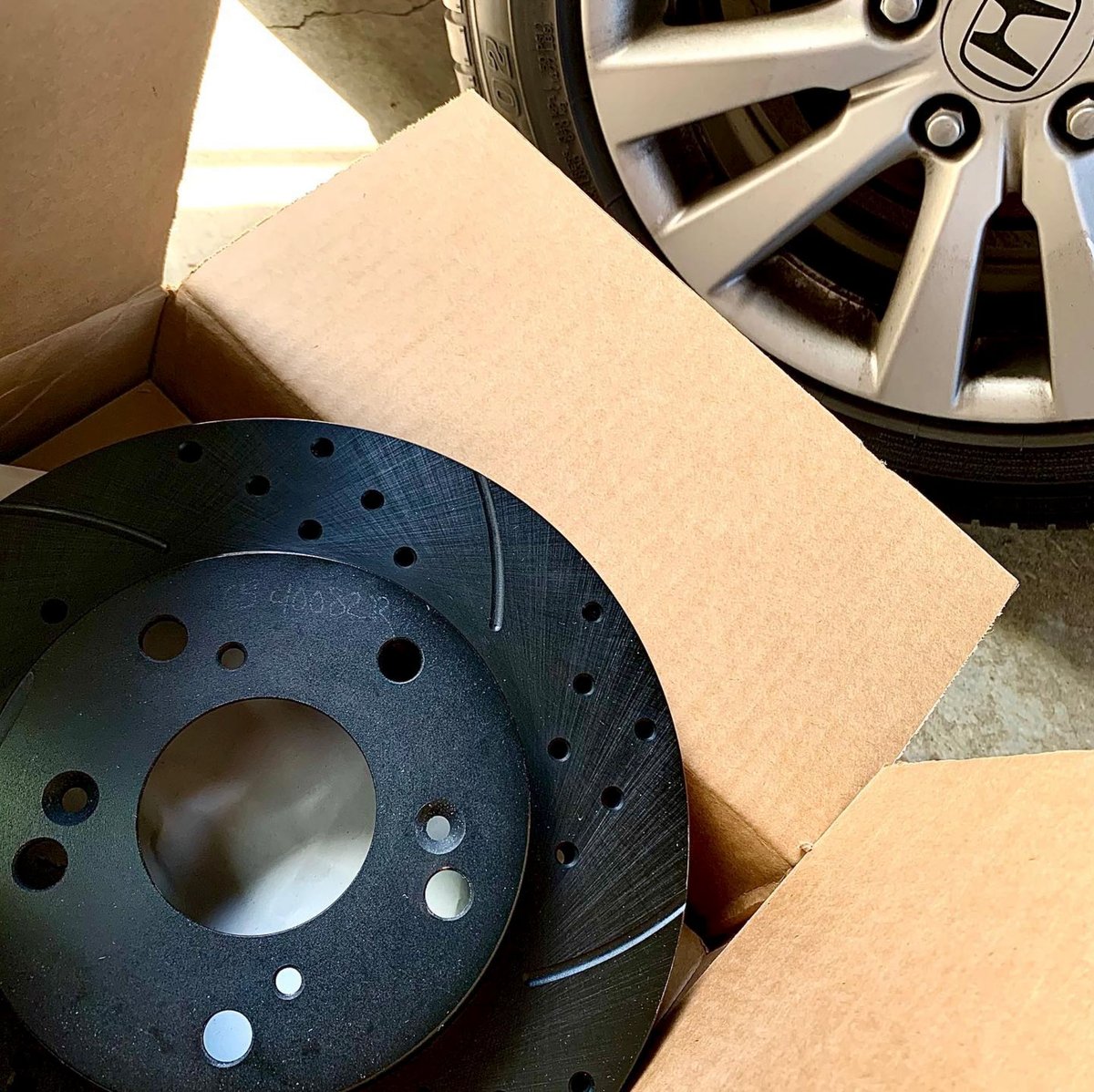 BrakePerf's tweet image. Premium Crossed Drilled &amp;amp; Slotted Brake Kit by @BrakePerf #brakeperformance

brakeperformance.com