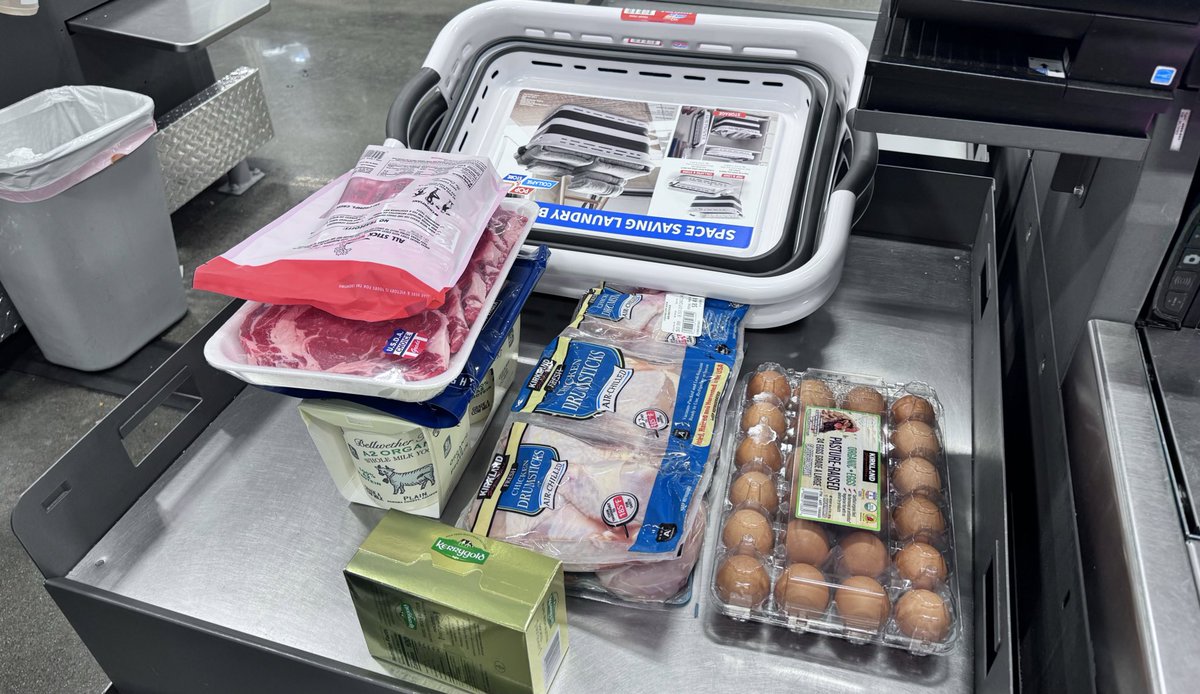 StanleyRoberts's tweet photo. #CostcoRun how much did we spend? https://t.co/Ob5AeunmRk