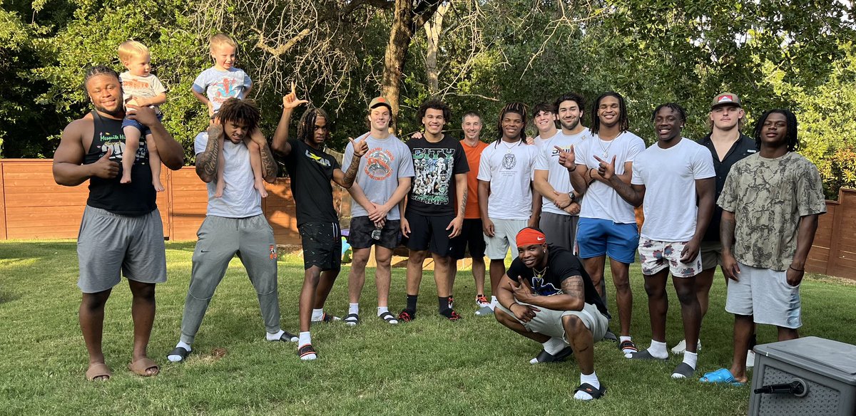 Bryan Nardo (@coachnardo27) on Twitter photo Welcome Dinner for the newest members of the Darkside!
<a href="/strongnnodim/">Armstrong Nnodim🇳🇬</a> <a href="/igobylando/">“Lando”</a> <a href="/FieldsLadainian/">LaDainian “Daedae” Fields</a> <a href="/KendrickTalon/">Talon Kendrick</a> <a href="/YamilTalib/">Yamil Talib</a> <a href="/sayochris5/">𝐂𝐡𝐫𝐢𝐬𝐭𝐨𝐩𝐡𝐞𝐫 𝐑𝐨𝐛𝐢𝐧𝐬𝐨𝐧</a> <a href="/gunnar_wilson_7/">Gunnar Wilson</a> <a href="/Austinyoung_55/">Austin Young</a> <a href="/jacobi_oliphant/">DINO</a> <a href="/kabongo_dk/">David “DK” Kabongo</a> <a href="/WillieNelson6x/">Willie Nelson lll</a> <a href="/luke2005w/">Luke Webb</a> <a href="/JonathanAgumadu/">Jonathan Agumadu🇳🇬</a>
#Darkside #GoPokes Welcome Dinner for the newest members of the Darkside!
<a href="/strongnnodim/">Armstrong Nnodim🇳🇬</a> <a href="/igobylando/">“Lando”</a> <a href="/FieldsLadainian/">LaDainian “Daedae” Fields</a> <a href="/KendrickTalon/">Talon Kendrick</a> <a href="/YamilTalib/">Yamil Talib</a> <a href="/sayochris5/">𝐂𝐡𝐫𝐢𝐬𝐭𝐨𝐩𝐡𝐞𝐫 𝐑𝐨𝐛𝐢𝐧𝐬𝐨𝐧</a> <a href="/gunnar_wilson_7/">Gunnar Wilson</a> <a href="/Austinyoung_55/">Austin Young</a> <a href="/jacobi_oliphant/">DINO</a> <a href="/kabongo_dk/">David “DK” Kabongo</a> <a href="/WillieNelson6x/">Willie Nelson lll</a> <a href="/luke2005w/">Luke Webb</a> <a href="/JonathanAgumadu/">Jonathan Agumadu🇳🇬</a>
#Darkside #GoPokes