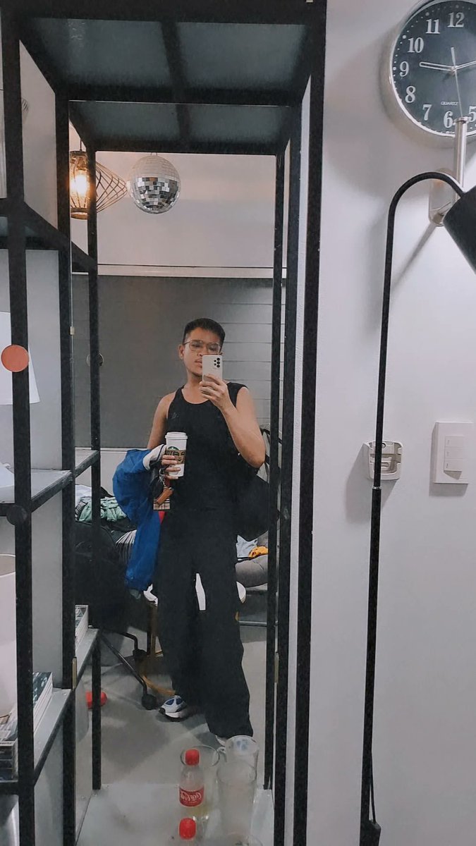 vgsh666's tweet photo. Mirrorfie kemerotchi https://t.co/NYrtL0poux