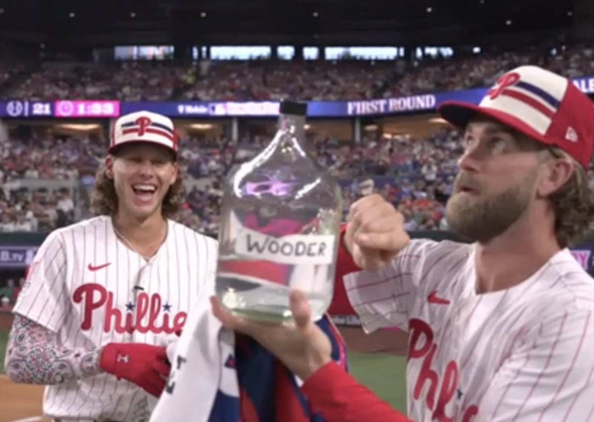PubPoddy's tweet photo. I can’t believe the @Phillies gave a wooder boy a $330 mil contract #HomeRunDerby @bryceharper3 https://t.co/2LkKCWOKvK