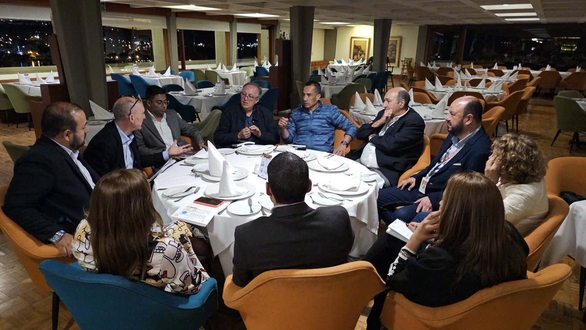 YamitNoeHurtado's tweet photo. Boyacá es una región privilegiada para recibir eventos turísticos internacionales🌎.

En representación de nuestro gobernador @CarlosAmayaR, estuvimos en Paipa, @SecTurismoBoy, @RegionesBoyaca y @AlcaldiaDePaipa. Nos reunimos con la delegación española de @termatalia, con el fin de postularnos para ser los próximos anfitriones de la Feria internacional del turismo termal, salud y bienestar 2025.

Paipa es el lugar ideal para este evento, una región bella, acogedora y con una naturaleza única.

#BoyacáEsParaVivirla
#SomosRegión