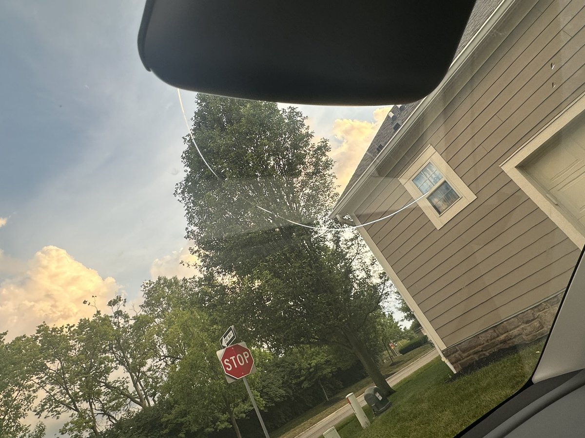gchu's tweet photo. @TeslaOwnersCbus big crack on my front windshield. Is still safe to drive, my insurance glass repair not responding yet. https://t.co/Veti8R1Tes