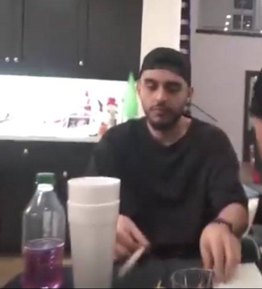 VapodYT's tweet photo. @FaZe_Rain @hiightoleranc @dope_as_yola_ https://t.co/EmENYinddX