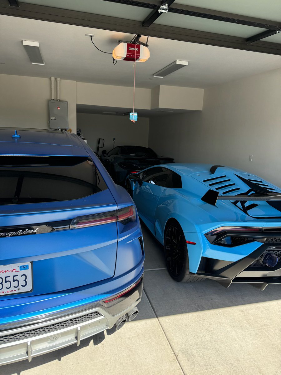 Umar_cassim7's tweet photo. skin glowing
pockets heavy
garage silly https://t.co/PPgPt3W0T3