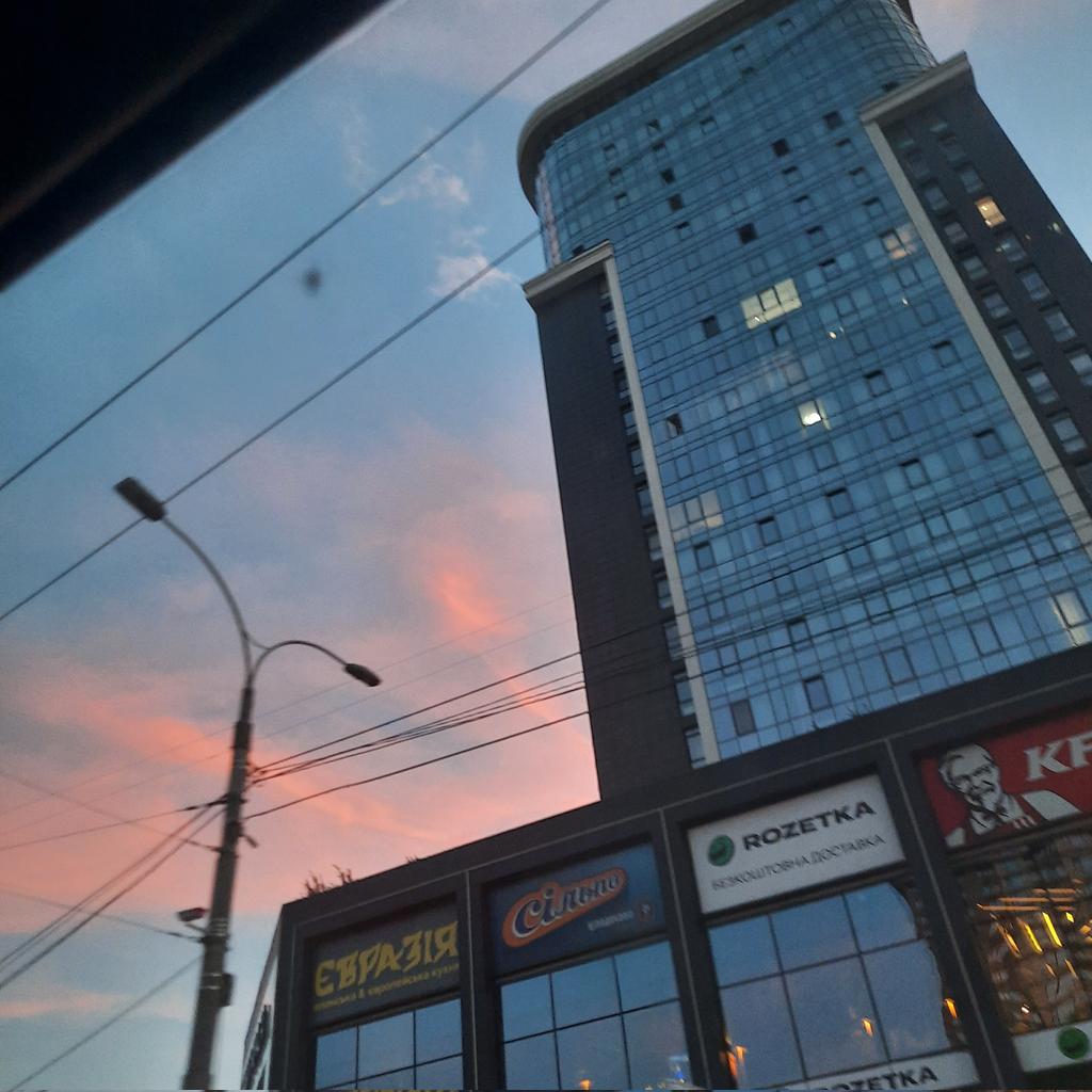 Umaru_23's tweet photo. Some sunset from home https://t.co/piK0jd9tw6