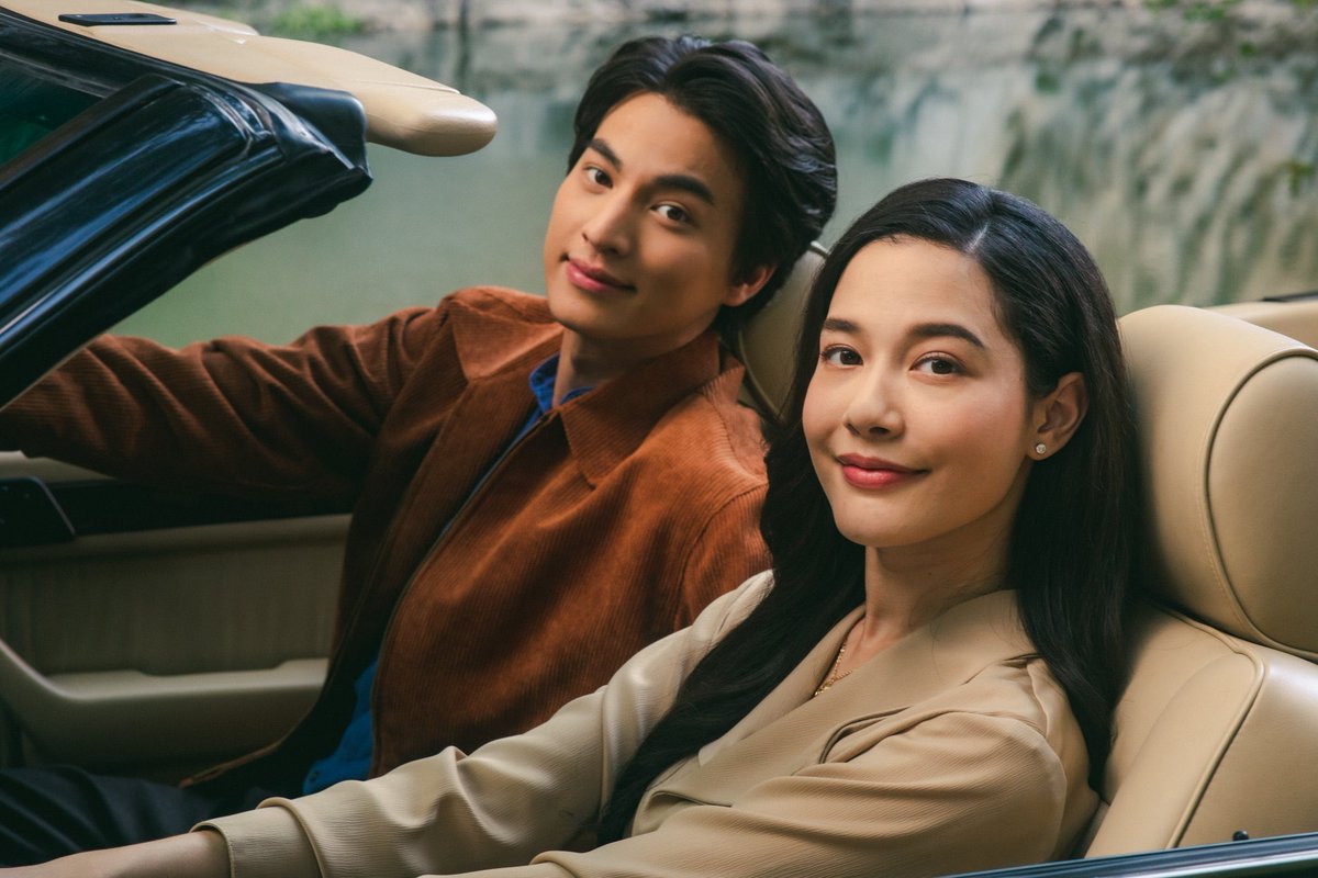 itme_bjs's tweet image. ไหนๆ ก็ สามพันกว่ารีแล้ว ไปดูความน่ารักของคุณภูใน #ลออจันทร์ ด้วยนะไปสัมผัสคุณภูที่ชัดเจนในความรู้สึกตัวเอง ความน่ารัก ความคลั่งรัก ความหนักแน่น มั่นคง ความจริงใจ และกลัฟ #gulfkanawut สามารถถ่ายทอดและเป็นภูธเนศได้อย่างสมบูรณ์แบบ และ จีน่า #จีน่าซาลาส ก็เป็นลออจันทร์ที่สมบูรณ์แบบ