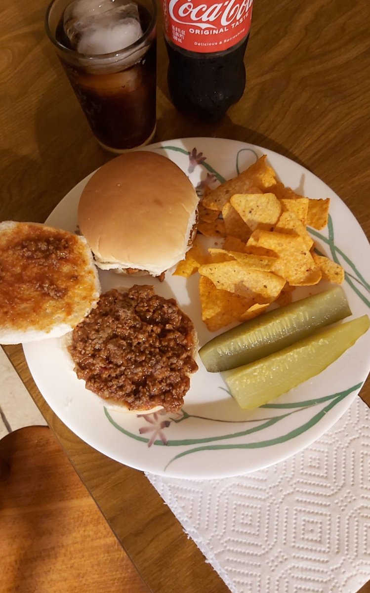 Twm1958's tweet photo. Tonight's dinner of Sloppy Tim's is pretty slack to make. Ground Chuck and Manwich. Add some Doritos, pickles, and a Coke, and you got a meal! π #TimsSlackerCooking https://t.co/SihgpngyVu