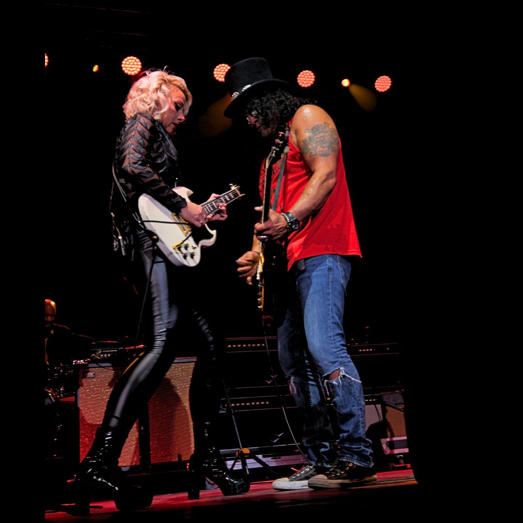 SlashArmy_ARG's tweet photo. ⚡ Slash's Blues Ball con Samantha Fish, Eric Gales y Warren Haynes anoche en Tucson, AZ 🇺🇸 | 14/07/24
📸: emcreates ig
• • •
#slash @slash #orgyofthedamned #slashsbluesball #avaamphitheater #arizona #serpentfestival https://t.co/KdEpzioLY4