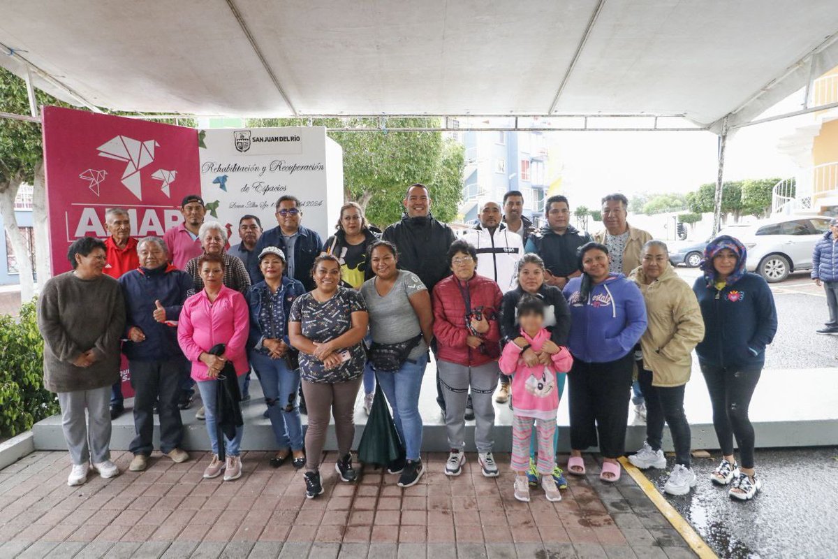 PresidenciaSjr's tweet photo. 🌳🏠 #Rehabilitación de espacios públicos en la Privada #LomasdelAngel, en beneficio de más de 400 habitantes. Se instalaron láminas para los techos, se aplicó pintura y se agregaron aparatos para hacer ejercicio. ¡En equipo hacemos un mejor lugar para vivir! 🏡 https://t.co/89Bh3wiBZR