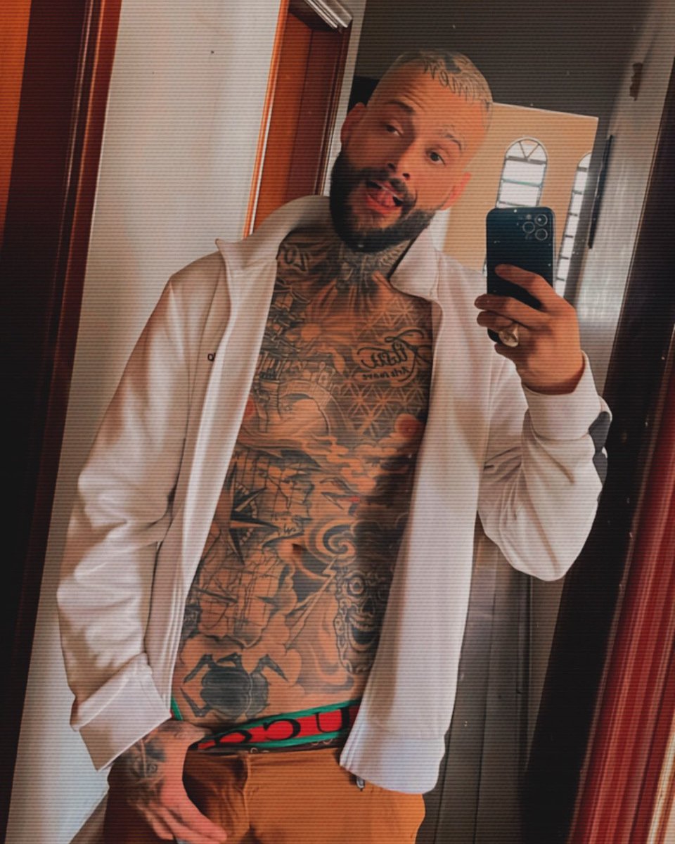ballabold22's tweet photo. Curti tatto? https://t.co/PwURht3Oz1