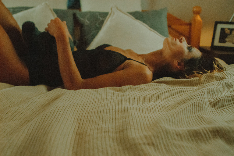 rofiyti's tweet photo. Why don’t you turn on the light when you are having sex? Read more, click on the link：https://t.co/gbgl77Xmoq

#WWERaw #homerunderby2024 #TheBachelorette #RNCConvention #CA2024 #OptusSport📷#MLBAllStarGame #CFB25 #GoDukes #Marvel  #PS5Share #SummerSlam #NI_KI https://t.co/jc2w47KRsZ
