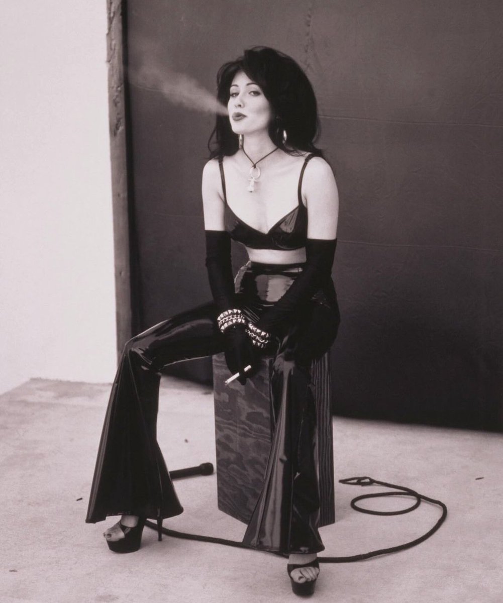 ItsFairestQueen's tweet photo. Forever gonna miss this goddess. She taught me to have strength and confidence💕 my girl Prue💕😭 https://t.co/Pw7Qy4aBvy