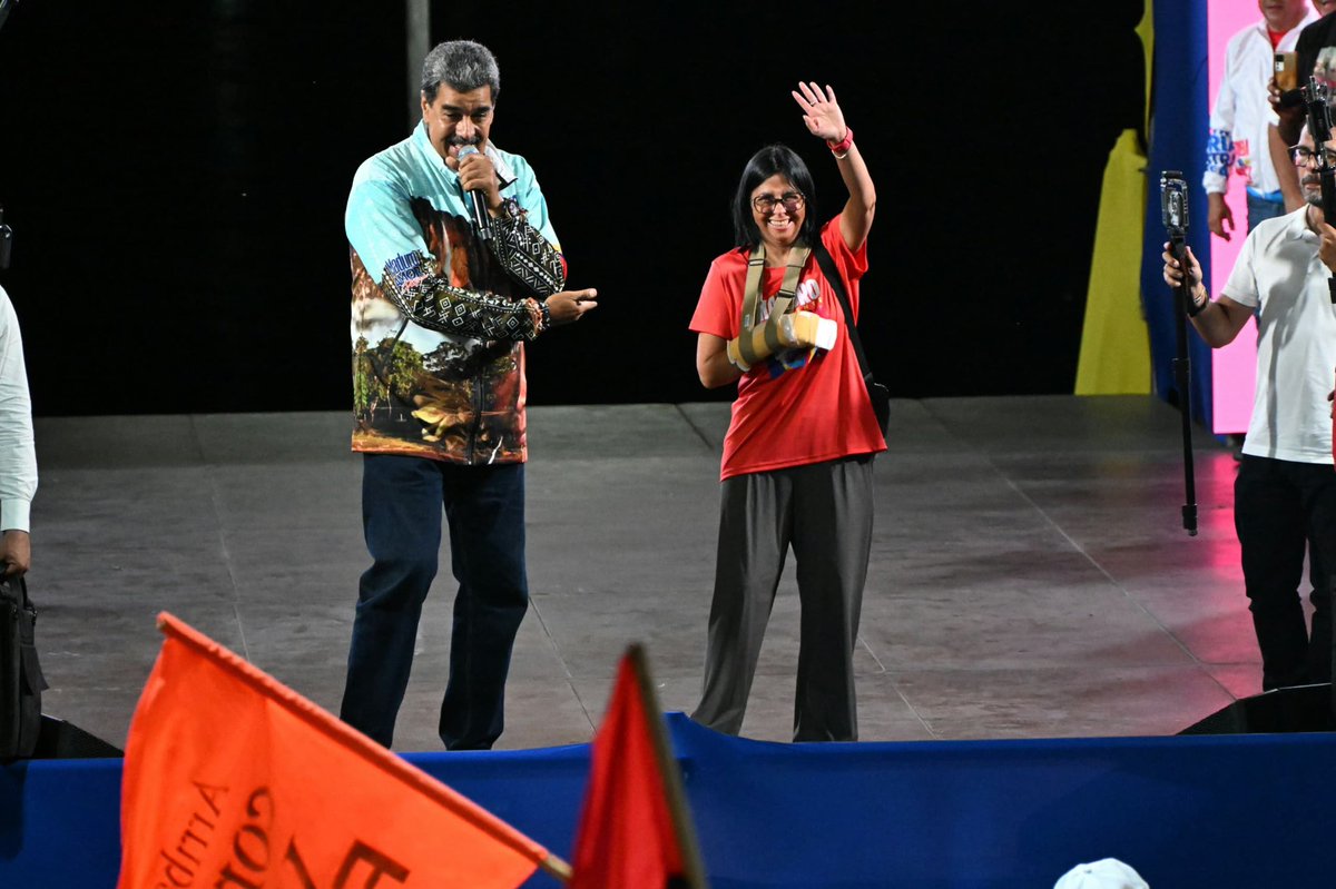 amarcanopsuv's tweet photo. Gracias Ciudad Bolívar !!! 
Hoy quedó demostrado nuevamente de qué está hecho este pueblo que batalla y lucha . Con @NicolasMaduro ganaremos y bien . https://t.co/5XkaQtJoj3