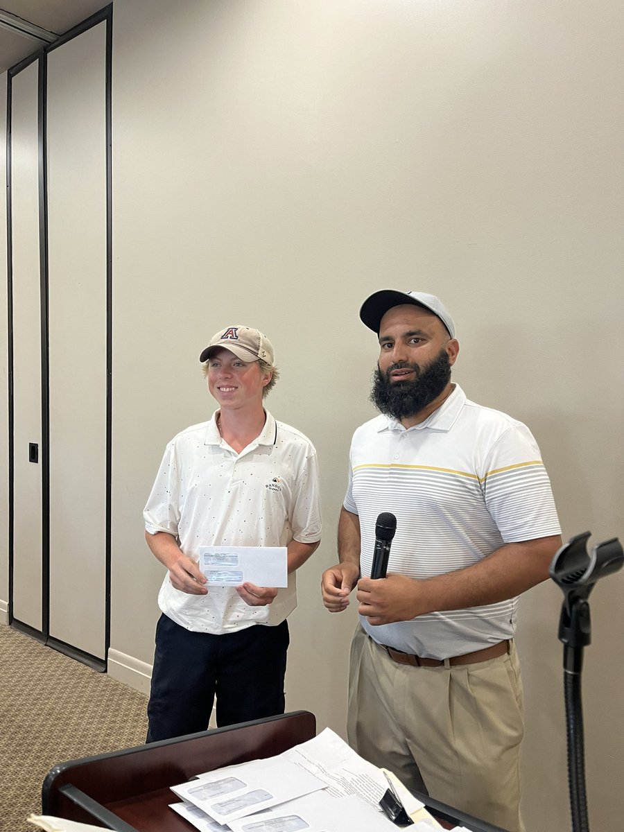 GCSAA_SW's tweet photo. @SNGCSA Scholarship &amp; Research Tournament today at Del Rio C.C. In Modesto.  Great day &amp; turnout!  Big thanks to Del Rio Superintendent Dave Bermudez who hosted the 100 participants. Numerous scholarships awarded to deserving students. @GCSAA https://t.co/g1Yl1QhcTc