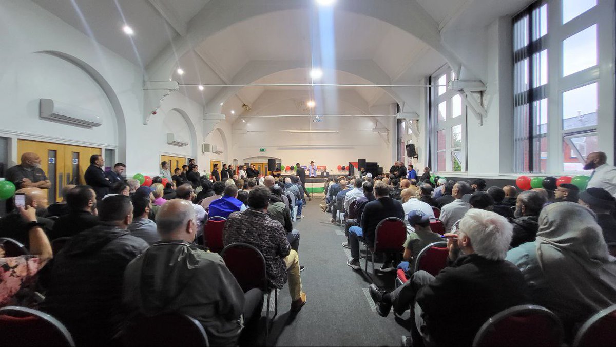 georgegalloway's tweet photo. Stunning turn out on a wet Monday night in #Rochdale @WorkersPartyGB What's going on? We're going on! https://t.co/g4EYK55f0v