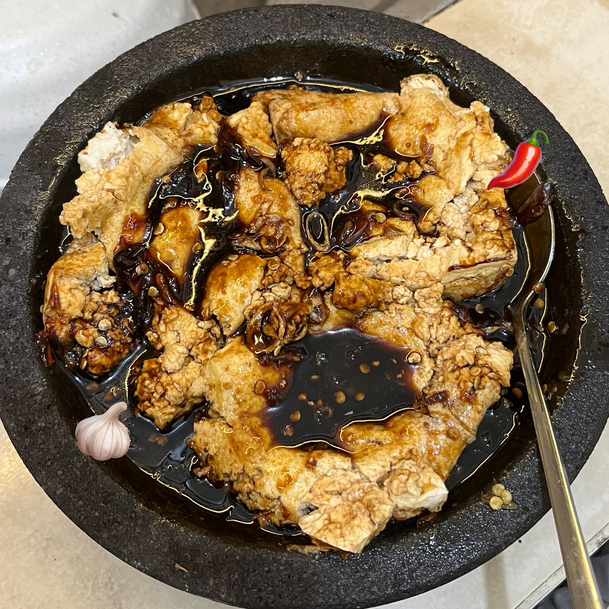 hiddensweetpea's tweet photo. semalem bikin tahu tek ala ala, diajarin Almarhum bapak buat bikin ini dari thn 2012, dulu tiap ngekost kalau bingung mau makan apa &amp; ada tahu selalu bikinnya ini🍽️✨ https://t.co/uxERLsqhwv