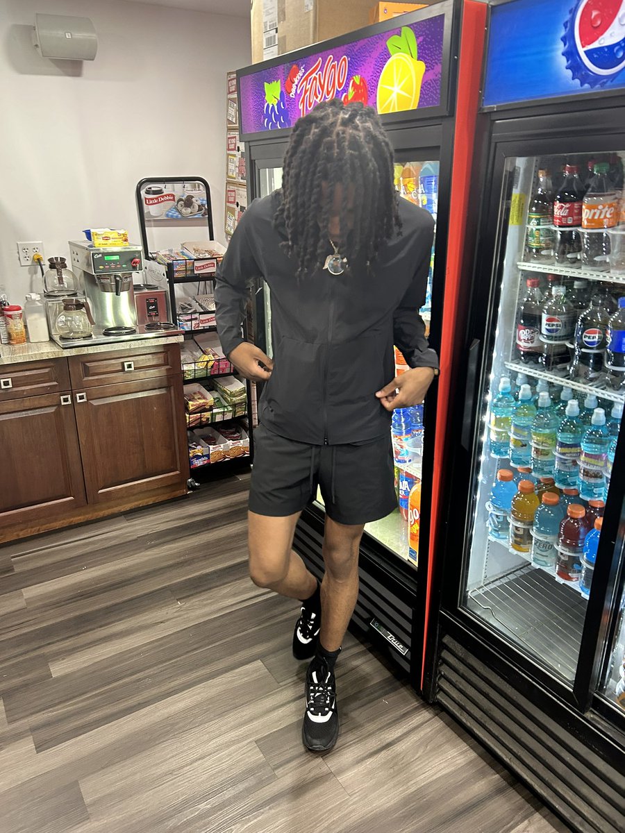 jacbetweakin's tweet image. Trenches favorite 🫶🏽7️⃣ #YCG💙 #COTM7️⃣ #2686💙