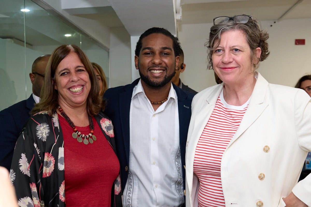 ana graca tweet media