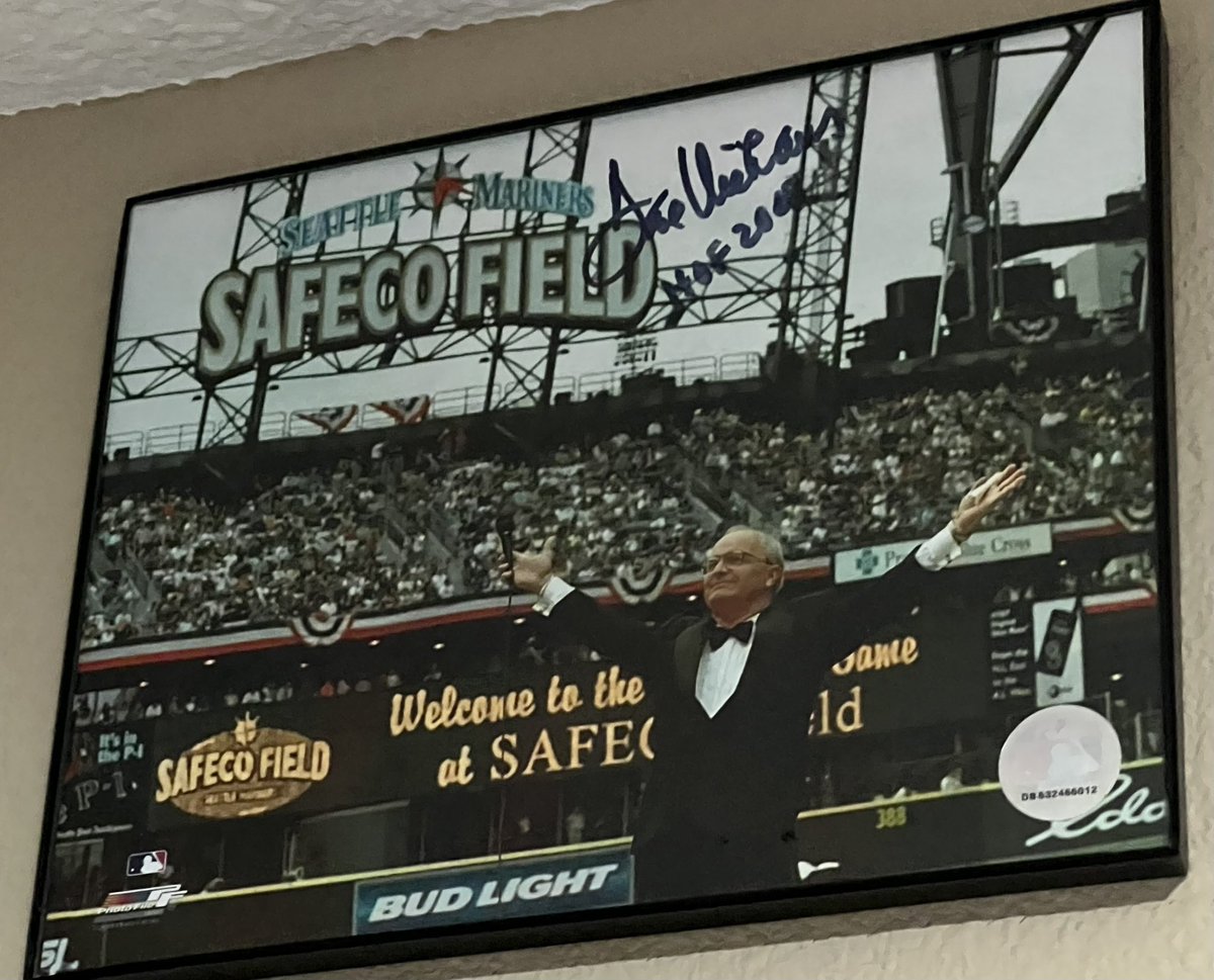 jscukanec's tweet photo. Happy 25th birthday to the place that is both one of my favorite places to be ever & at times, a factory of sadness.
Still…nothing beats a ballpark… and she’s a beauty.
Go M’s
July 15, 1999
@TMobilePark
#SafecoField https://t.co/PiOIkM1eX2