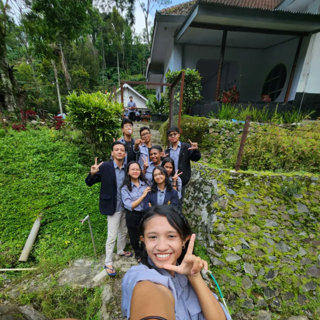 ehcrls's tweet photo. Kegiatan semester 4 bareng anak-anak ukmkk 🩷 https://t.co/cZ1RCW6elC