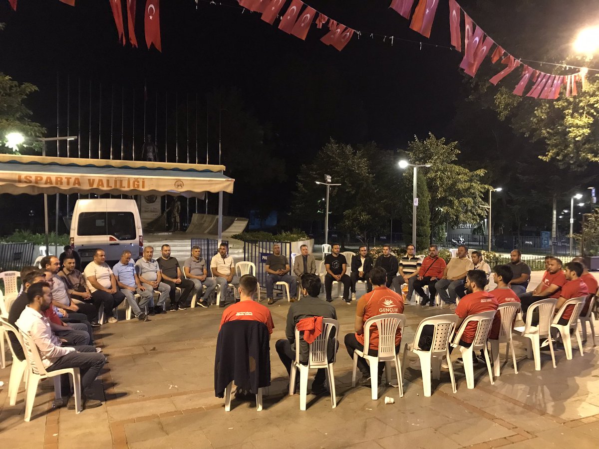 NÖBETTEYİZ🇹🇷
#MilletinZaferi #GençlerAslaUnutmaz 
<a href="/gencliksporbak/">Gençlik ve Spor Bakanlığı 🇹🇷</a> <a href="/OA_BAK/">Dr. Osman Aşkın Bak</a>