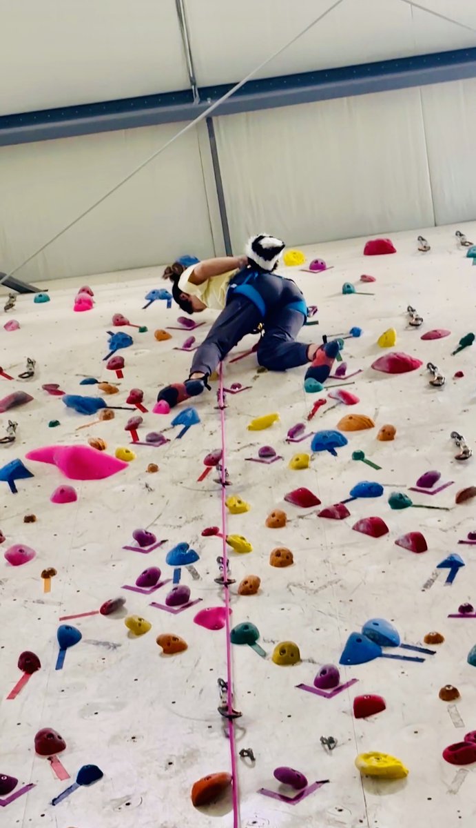 Today feels like Monday after the long weekend. Yesterday was Umi no Hi (海の日), Japan's sea day. But instead of the beach I went "mountain", had a lead climbing trip day ;) Guess: does Japan have a Mountain Day?
#UmiNoHi #JapaneseHolidays #ScientistsWhoClimb