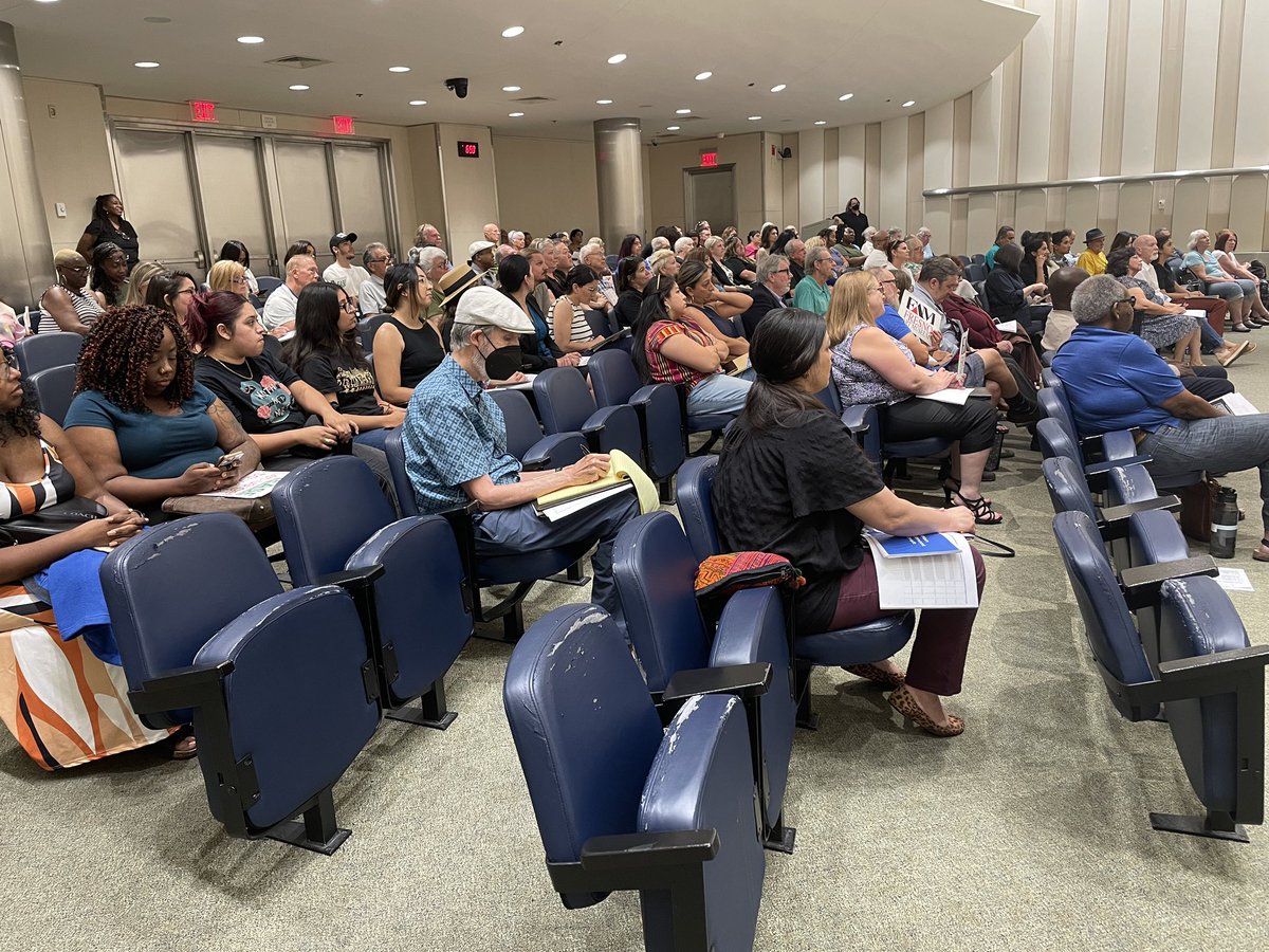 Fresno City Council chambers are packed with arts supporters putting pressure on Measure P commission. The takeaway: arts groups who received grants (now postponed) are hurting. Here’s the backstory: munroreview.com/2024/07/14/emo…