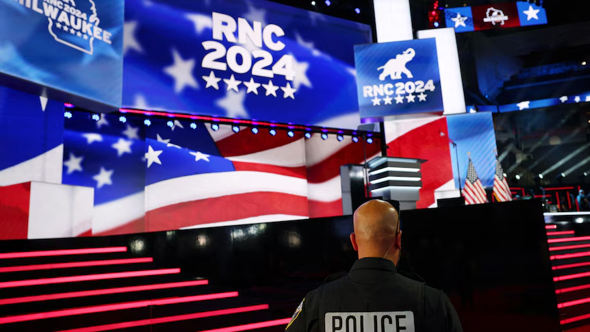 MarioNawfal's tweet photo. 🚨🇺🇸BREAKING: TRUMP ARRIVES AT RNC, EXPECTED TO MAKE APPEARANCE

Trump has arrived at the Republican National Convention, according to sources. 

This will mark Trump's first public appearance since the assassination attempt at his Pennsylvania rally on Saturday.

Trump's arrival sets the stage for his potential appearance with newly selected running mate J.D. Vance, as previously reported.

Source: FOX