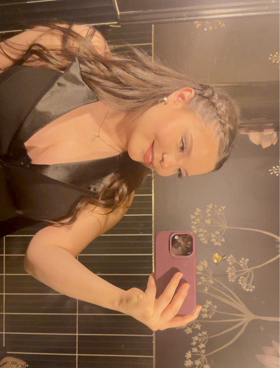 JenesisJG's tweet photo. 🍒❤️🍒❤️ #birthdaymonth https://t.co/MaloUIfNUr