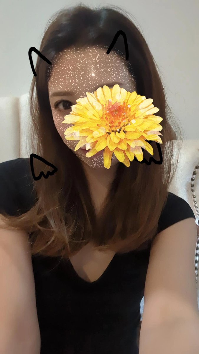 osaka_satsuki's tweet photo. 私の強みは、お客様達から
こんなにくっついてくれるの⁉️いいの⁉️って言われるとこ🖤.*･ﾟ

今週の予定は
7/16(火) 12:30-16:20
7/17(水) 12-17:30
7/19(金) 12-17:30です✨

まだ空きもありますのでお気軽に
お問い合わせくださいね🫰🏻💗 https://t.co/jQjCaiAFLR