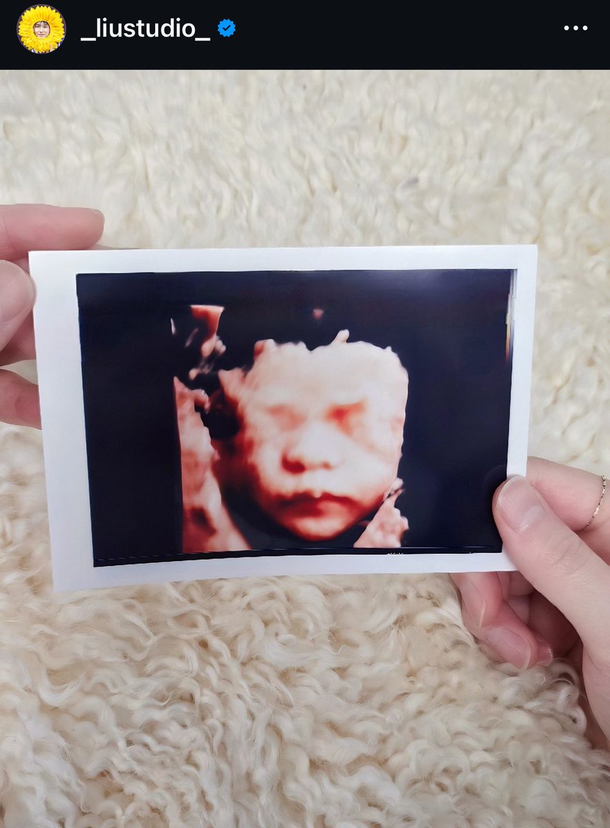 mielovesiKON's tweet photo. Sungmin will be a father!! Saeun is now pregnant with their first child!!

Congratulations Sungmin and Saeu!! https://t.co/ruyEqElkYL
