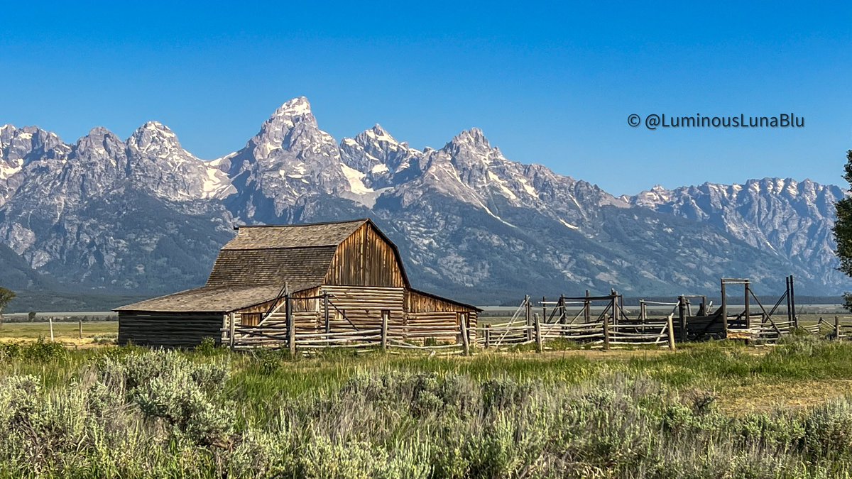 LuminousLunaBlu's tweet photo. Getting lost in open spaces.
#nexttoyou #johnvincentIII #jackson #wyoming #photography #notreadytogohome #justonemoreday
On the dash: Next to You by John Vincent III
https://t.co/WfXWz0fJnN https://t.co/IVyPq3JJS6