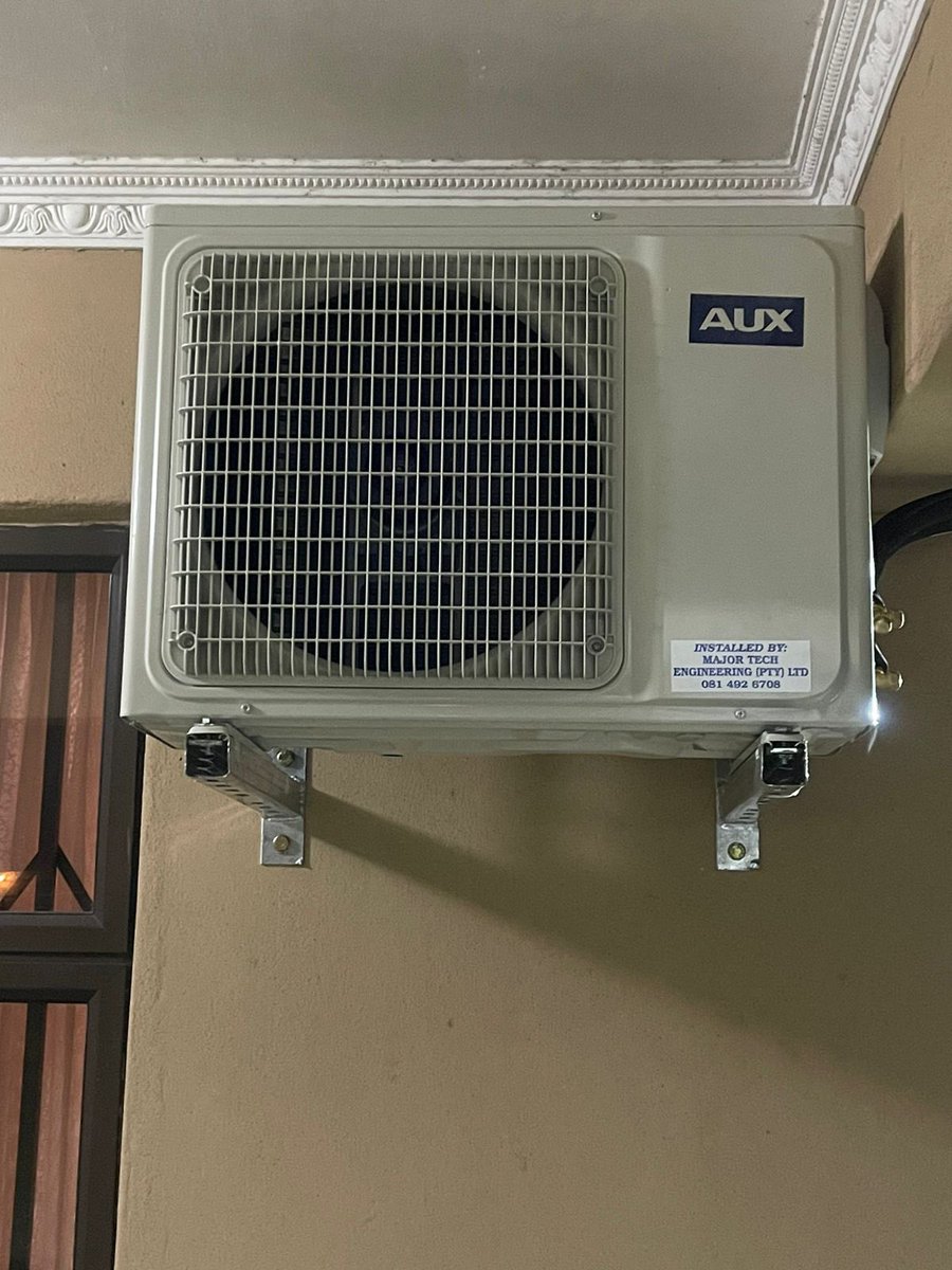 major_tech's tweet photo. Late Night AIRCON Installation by Major Tech Engineering at Esikhawini. https://t.co/4PFUiZAOHD