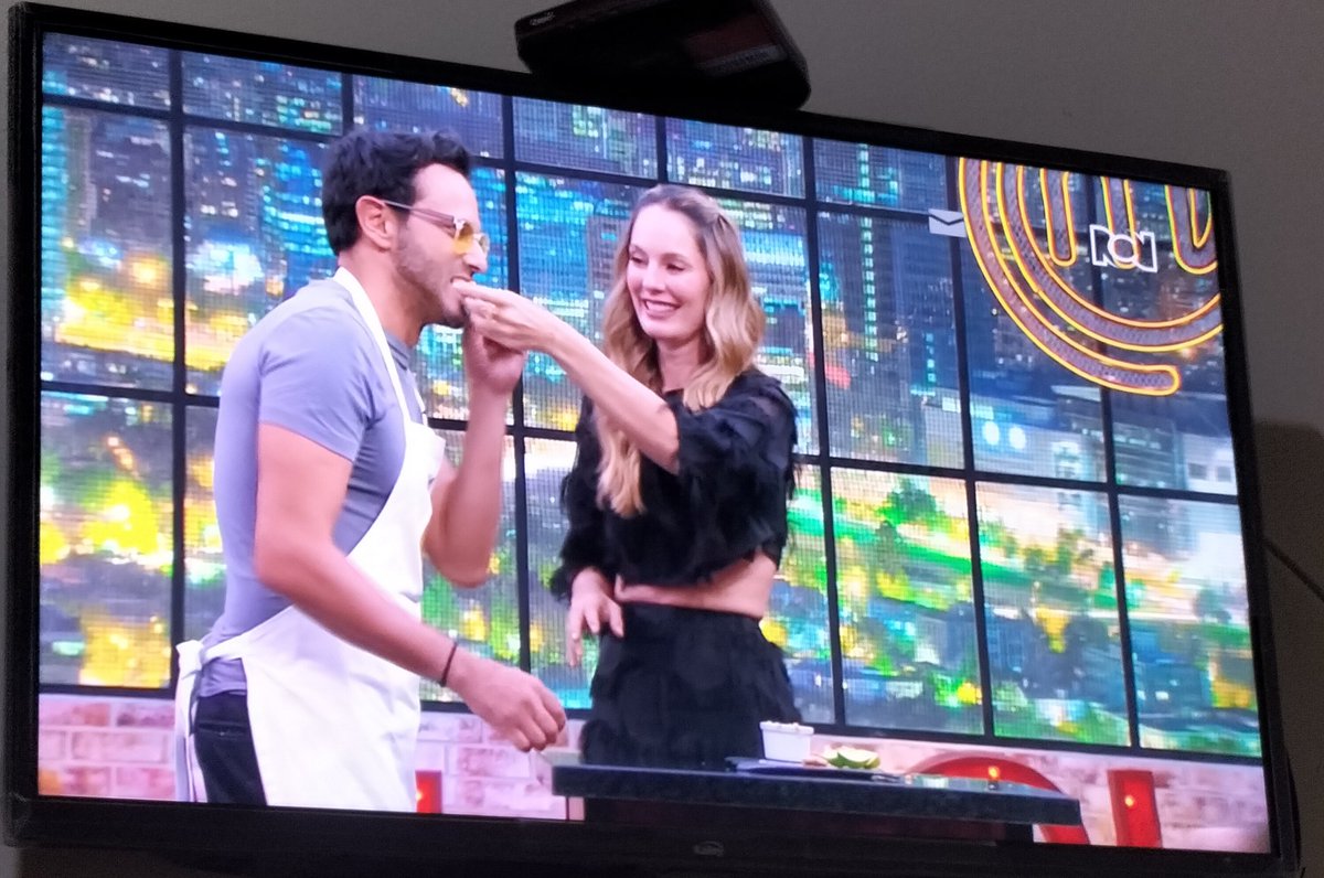 <a href="/Alejoestrada/">ALEJANDRO ESTRADA®</a> #Cucuta presente en #MasterChefCelebrity con nuestro Pastel de Garbanzo 🥟 👏🏼🤗 
<a href="/CLAUDIABAHAMON/">claudiabahamon</a>