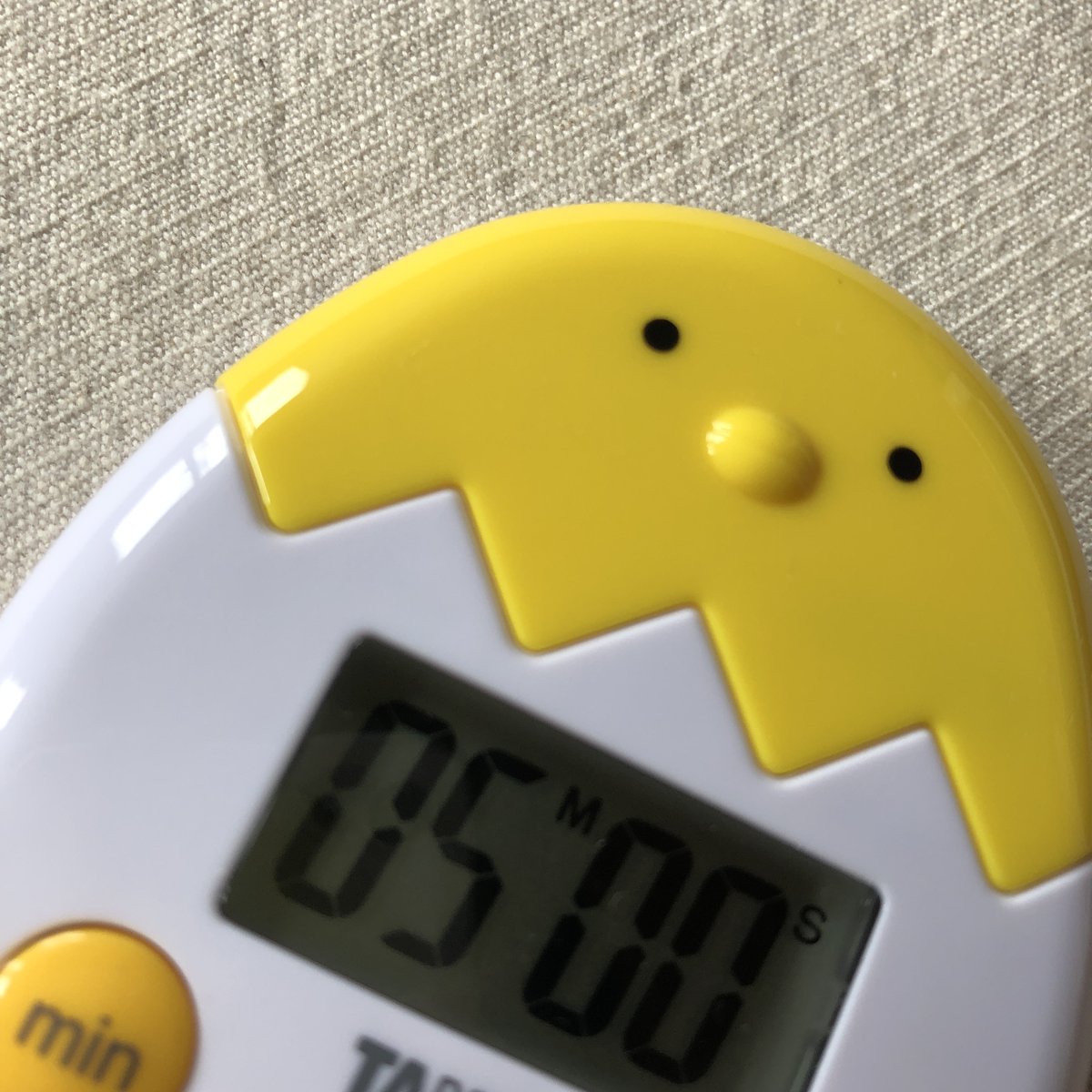 siesutatouge's tweet photo. タニタさんのぴよぴよタイマー。黄色いくちばしをオレンジ色に塗ってみた。満足。
#コピックアクレア で塗りましたー
ペン型のアクリル絵の具って印象。速乾、耐水。
↓以下タグ
#copicacrea #too #コピックモニター #リメイク #diy #arttools #draw #paint #ひよこ #chick #classup #evolution https://t.co/TCgvATbM3G