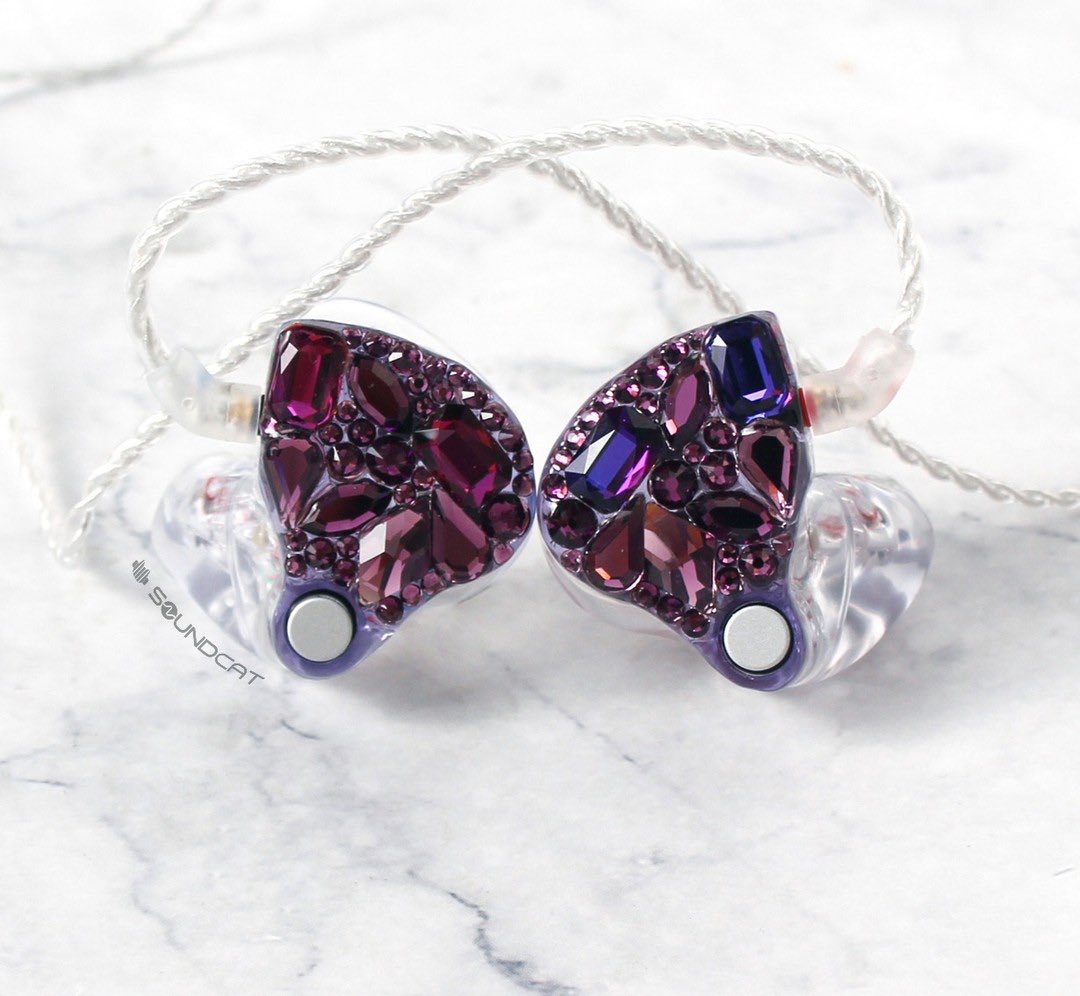 wonubliss's tweet photo. wonwoo’s customized in-ear 💜 https://t.co/vSKQMkSKQE